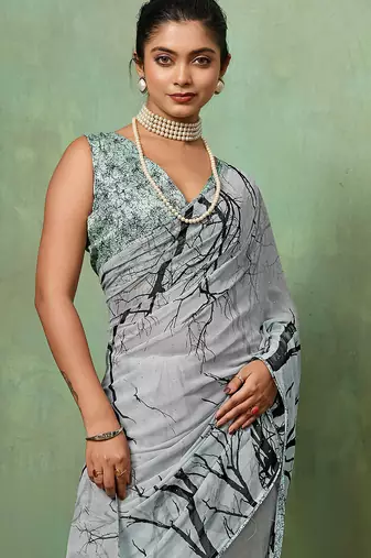 Grey georgette abstract printed saree with unstitched blouse