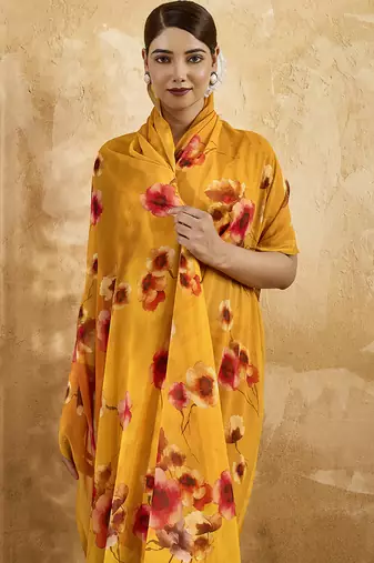 Yellow georgette floral printed saree with unstitched blouse