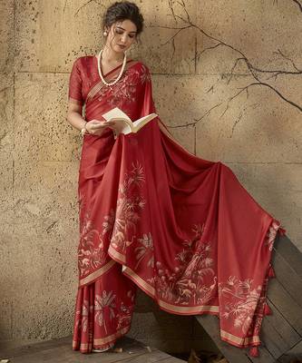 Red georgette floral printed saree with unstitched blouse 4