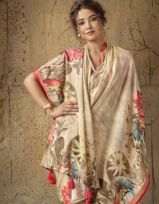 Beige georgette floral printed saree with unstitched blouse 5