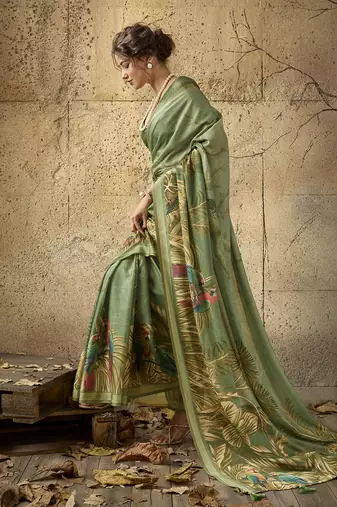 Green georgette floral printed saree with unstitched blouse