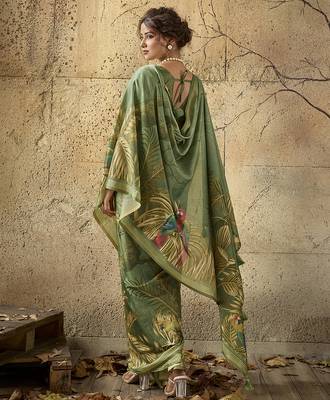 Green georgette floral printed saree with unstitched blouse 3