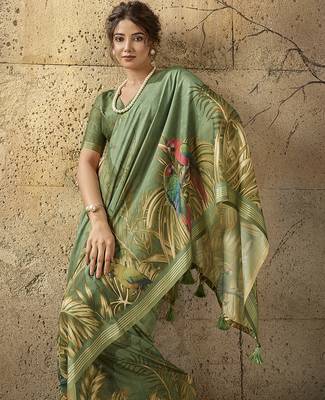 Green georgette floral printed saree with unstitched blouse 5