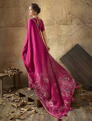Pink georgette floral printed saree with unstitched blouse 3