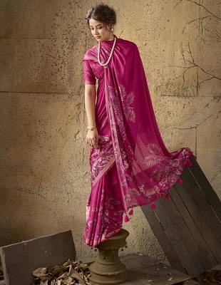 Pink georgette floral printed saree with unstitched blouse 4
