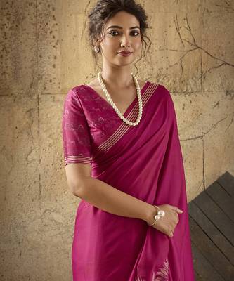 Pink georgette floral printed saree with unstitched blouse 5