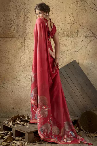 Red georgette floral printed saree with unstitched blouse