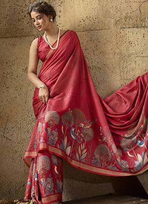 Red georgette floral printed saree with unstitched blouse 4