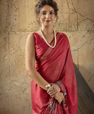 Red georgette floral printed saree with unstitched blouse 5