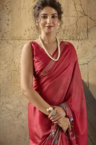 Red georgette floral printed saree with unstitched blouse