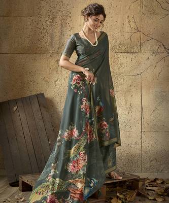 Dark green georgette floral printed saree with unstitched blouse 3