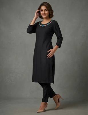 Black rayon embroidered kurta set 3
