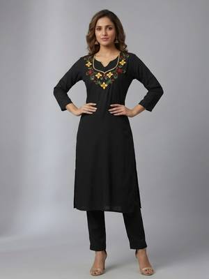 Black rayon embroidered kurta set 3