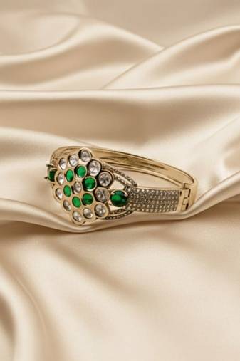 Moissanite Kundan Openable Kada with Green Stone