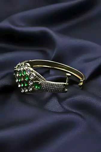 Moissanite Kundan Openable Kada with Green Stone