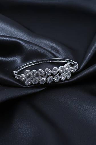 American Diamond Leaf Motif Openable Kada
