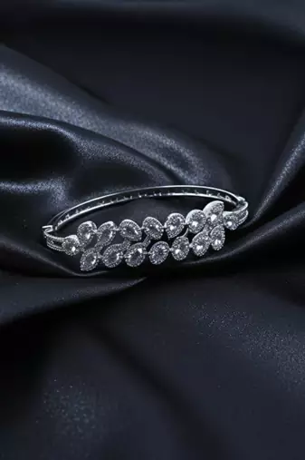 American Diamond Leaf Motif Openable Kada