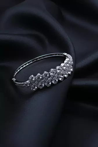 American Diamond Leaf Motif Openable Kada