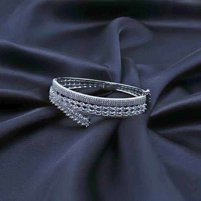 AD Studded Minimal Openable Kada
