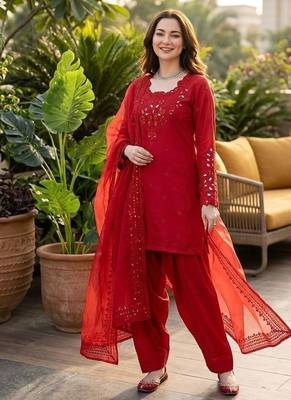 Red crepe embroidered palazzo set 3