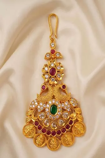Multicolor peacock kasu bridal maangtikka