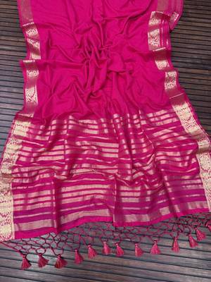 pink jaqurad border and zari chit pallu khaddi crep georgette sareewith tassels  2