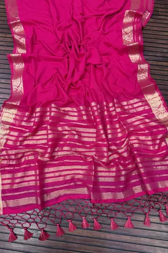 pink jaqurad border and zari chit pallu khaddi crep georgette sareewith tassels 