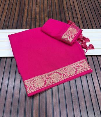 pink jaqurad border and zari chit pallu khaddi crep georgette sareewith tassels  4