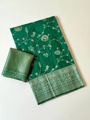 green jaqurad border with tassels on pallu a khaddi crep georgette saree 3