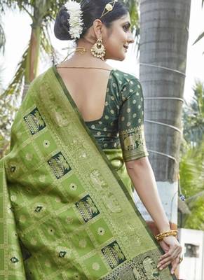 Mahendi woven jacquard  art  banarasi silk  saree with blouse piece. 3