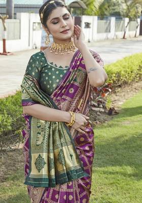 Wine woven jacquard art  banarasi silk  saree with blouse piece. 5