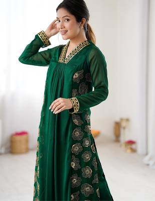 Elegant dark green georgette kurta set with floral embroidery and stylish balloon pants 4