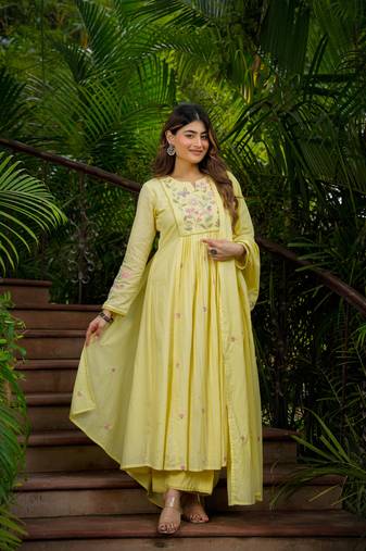 Women's Gorgeous Thread Work Chanderi Silk Fabric Flared Kurta Pant and Dupatta Set