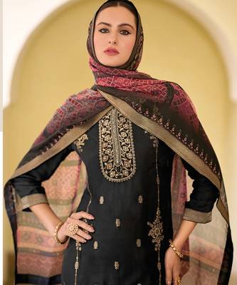 Floral embroidered silk blend round neck kurta trouser & dupatta set 2