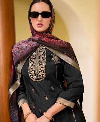 Floral embroidered silk blend round neck kurta trouser & dupatta set 3