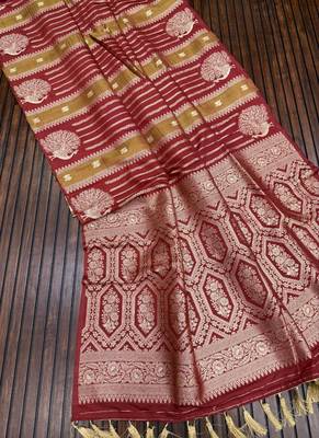 maroon jaqurad dubbling zari and beautiful peacock butti with lining design georgette saree 2