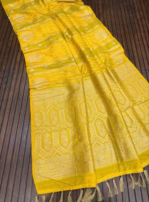 yellow jaqurad dubbling zari and beautiful peacock butti with lining design georgette saree 2