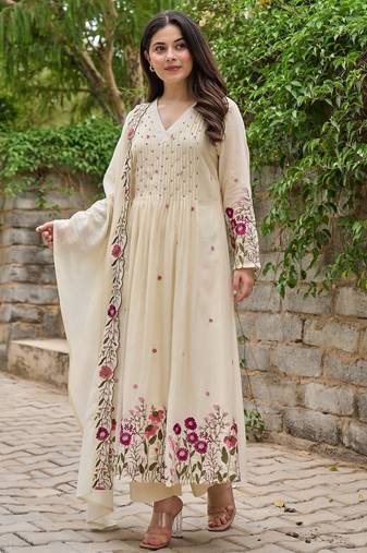 Women's Gorgeous Thread Work Chanderi Sik Fabric Flared Anarkali Pant and Dupatta Set