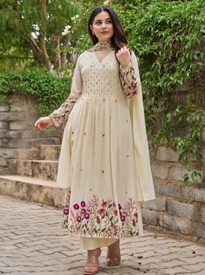 Women's Gorgeous Thread Work Chanderi Sik Fabric Flared Anarkali Pant and Dupatta Set 5