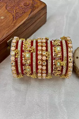 Red bridal chuda set for wedding