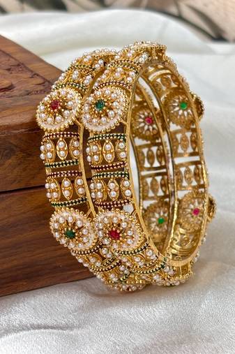Traditional pearl meenakari kada