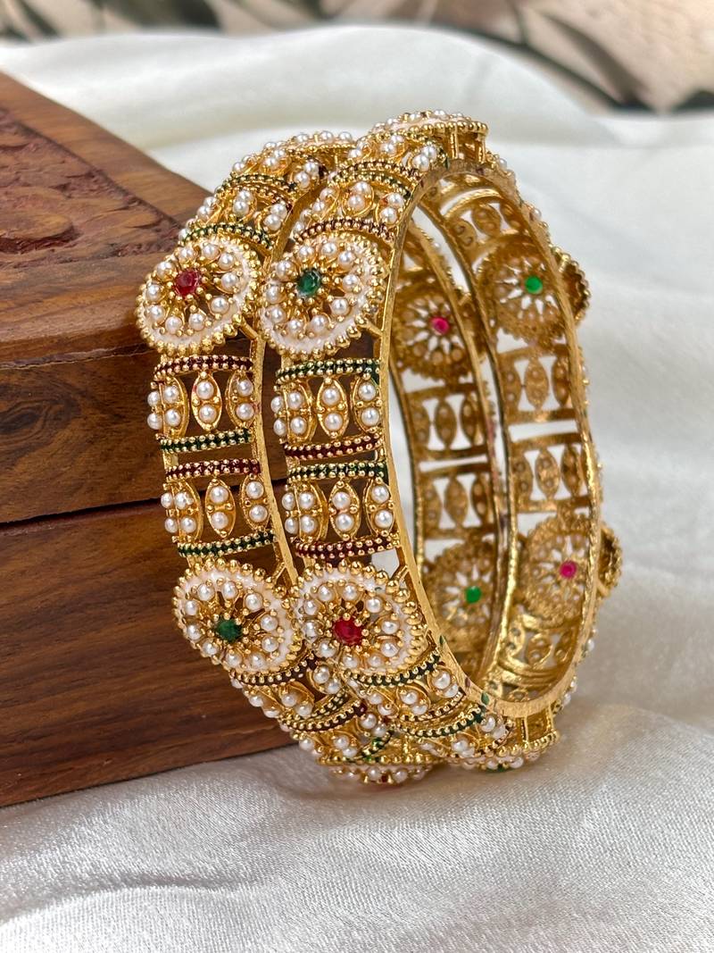 Traditional pearl meenakari kada