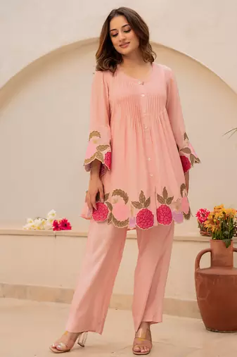 Peach chanderi silk heavy thread embroidery work kurta with pant
