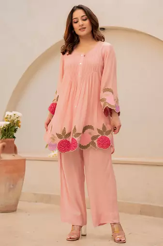 Peach chanderi silk heavy thread embroidery work kurta with pant