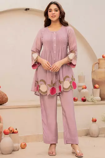Mauve chanderi silk heavy thread embroidery work kurta with pant