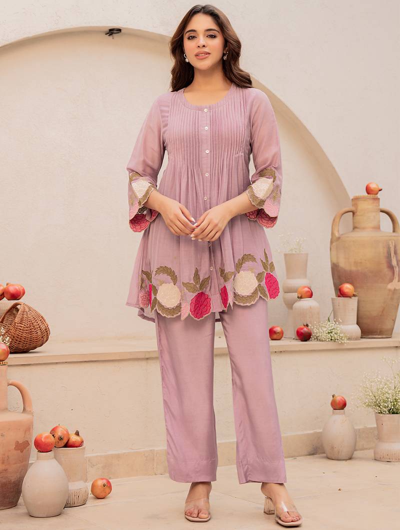 Mauve chanderi silk heavy thread embroidery work kurta with pant