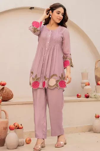 Mauve chanderi silk heavy thread embroidery work kurta with pant