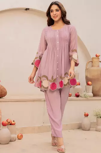 Mauve chanderi silk heavy thread embroidery work kurta with pant