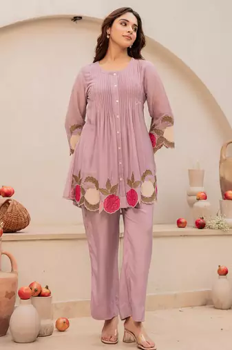 Mauve chanderi silk heavy thread embroidery work kurta with pant