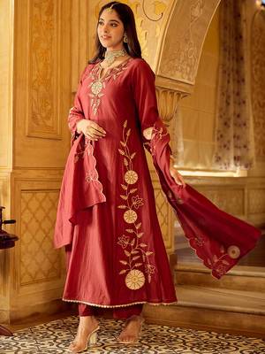 Maroon chanderi silk heavy thread embroidery work kurta pant set 5